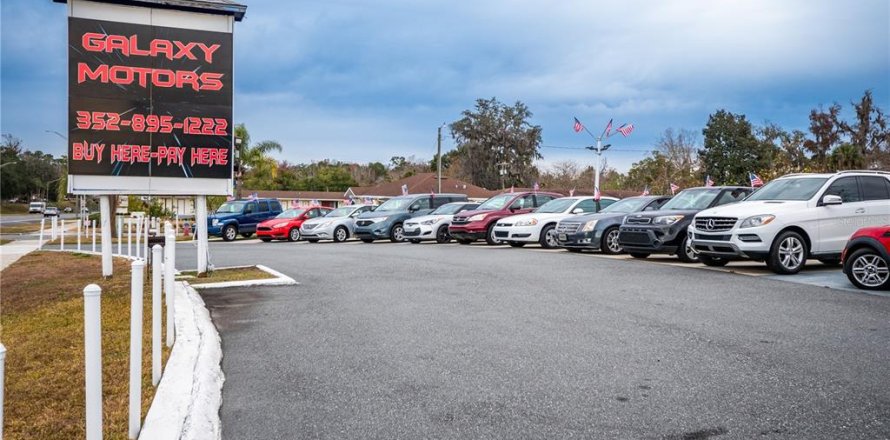 Commercial property in Ocala, Florida 83.15 sq.m. № 1534542