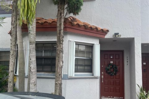 Touwnhouse à vendre à Miami, Floride: 2 chambres, 112.41 m2 № 1762808 - photo 3