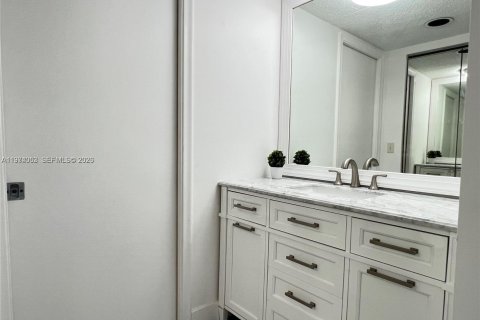 Condominio en alquiler en Pembroke Pines, Florida, 2 dormitorios, 110.74 m2 № 2041754 - foto 10