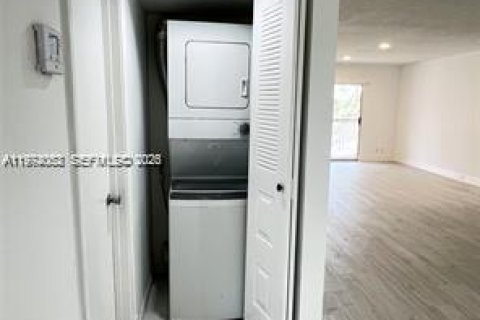 Condominio en alquiler en Pembroke Pines, Florida, 2 dormitorios, 110.74 m2 № 2041754 - foto 5