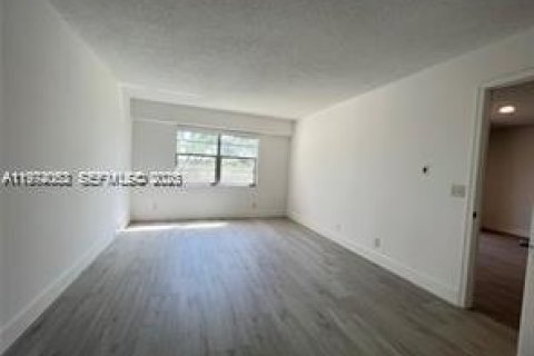 Condominio en alquiler en Pembroke Pines, Florida, 2 dormitorios, 110.74 m2 № 2041754 - foto 8