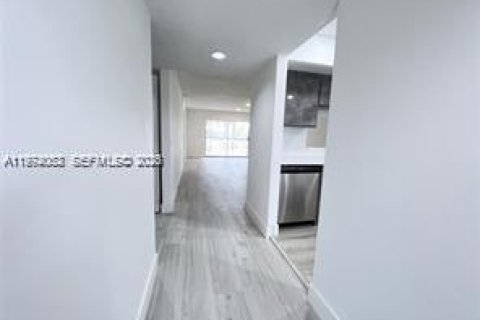 Condominio en alquiler en Pembroke Pines, Florida, 2 dormitorios, 110.74 m2 № 2041754 - foto 4