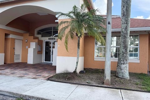 Copropriété à vendre à Davie, Floride: 2 chambres, 109.9 m2 № 2377250 - photo 27