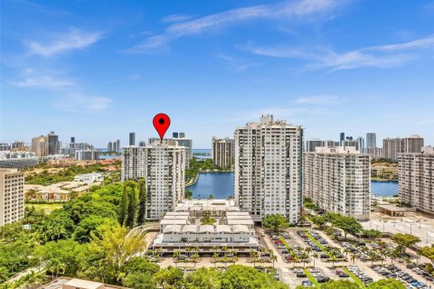 Condominio en venta en Aventura, Florida, 2 dormitorios, 120.77 m2 № 1927276 - foto 12