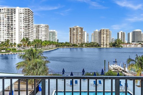 Condominio en venta en Aventura, Florida, 2 dormitorios, 120.77 m2 № 1927276 - foto 18