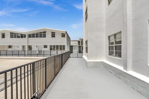 Condominio en venta en Aventura, Florida, 2 dormitorios, 120.77 m2 № 1927276 - foto 17