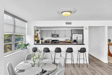 Condominio en venta en Aventura, Florida, 2 dormitorios, 120.77 m2 № 1927276 - foto 7