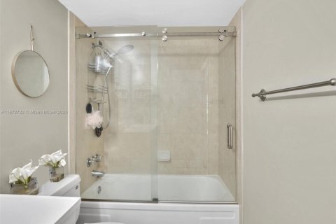 Condominio en venta en Aventura, Florida, 2 dormitorios, 120.77 m2 № 1927276 - foto 26
