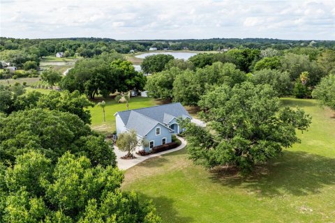 House in Howey-in-the-Hills, Florida 4 bedrooms, 191.94 sq.m. № 2166339