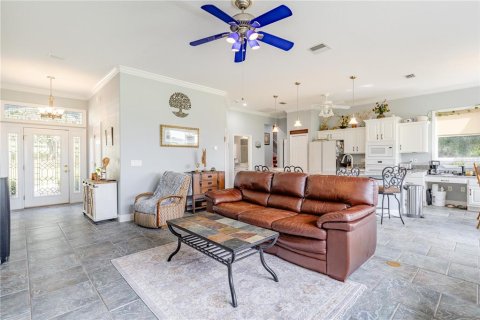 House in Howey-in-the-Hills, Florida 4 bedrooms, 191.94 sq.m. № 2166339 - photo 12