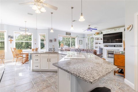 House in Howey-in-the-Hills, Florida 4 bedrooms, 191.94 sq.m. № 2166339 - photo 19
