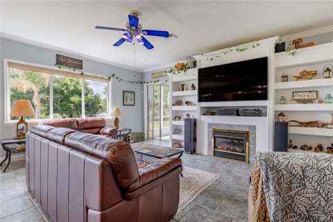 House in Howey-in-the-Hills, Florida 4 bedrooms, 191.94 sq.m. № 2166339 - photo 14