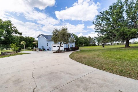 House in Howey-in-the-Hills, Florida 4 bedrooms, 191.94 sq.m. № 2166339 - photo 8