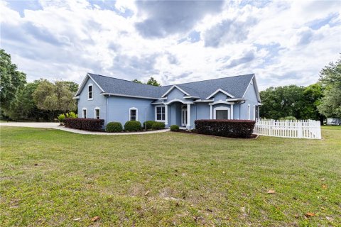 House in Howey-in-the-Hills, Florida 4 bedrooms, 191.94 sq.m. № 2166339 - photo 7