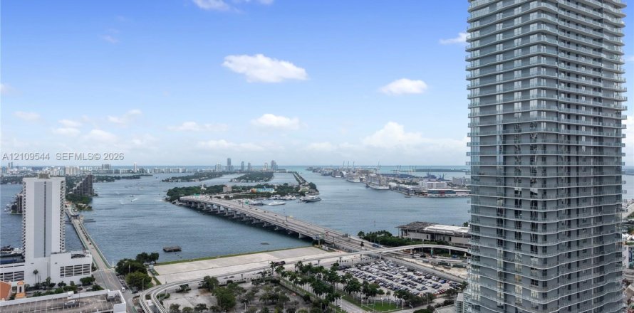 Condo à Miami, Floride, 2 chambres  № 2424938