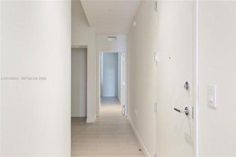 Copropriété à vendre à Miami, Floride: 2 chambres, 149.85 m2 № 2424938 - photo 12