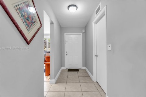 House in Tamarac, Florida 2 bedrooms, 102.19 sq.m. № 2083606 - photo 6