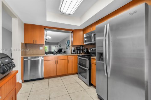 House in Tamarac, Florida 2 bedrooms, 102.19 sq.m. № 2083606 - photo 12