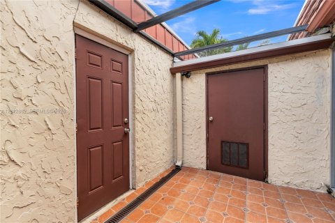 House in Tamarac, Florida 2 bedrooms, 102.19 sq.m. № 2083606 - photo 4