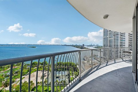 Copropriété à vendre à Miami, Floride: 2 chambres, 97.36 m2 № 2015058 - photo 25
