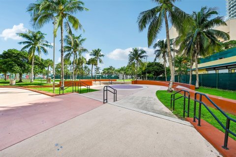 Copropriété à vendre à Miami, Floride: 2 chambres, 97.36 m2 № 2015058 - photo 29