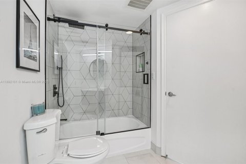 Copropriété à vendre à Miami, Floride: 2 chambres, 97.36 m2 № 2015058 - photo 12