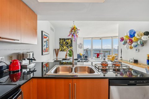 Copropriété à vendre à Miami, Floride: 2 chambres, 97.36 m2 № 2015058 - photo 10