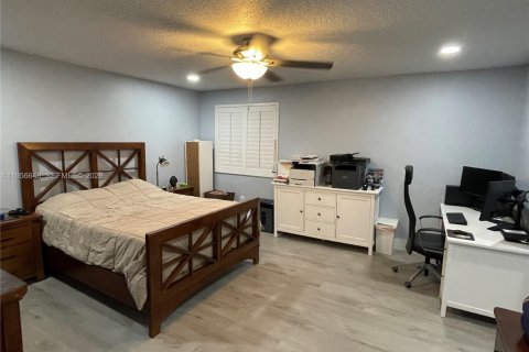 Casa en alquiler en Hialeah, Florida, 3 dormitorios, 176.14 m2 № 2010571 - foto 15