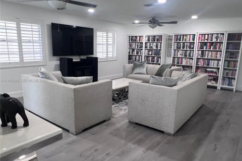 Casa en alquiler en Hialeah, Florida, 3 dormitorios, 176.14 m2 № 2010571 - foto 13