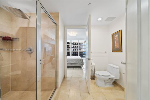 Condo in Hallandale Beach, Florida, 2 bedrooms  № 1973721 - photo 26