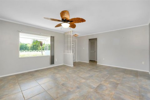 House in Port Charlotte, Florida 2 bedrooms, 140.28 sq.m. № 1802871 - photo 11