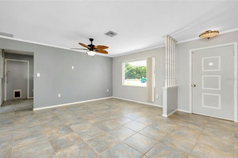 House in Port Charlotte, Florida 2 bedrooms, 140.28 sq.m. № 1802871 - photo 10