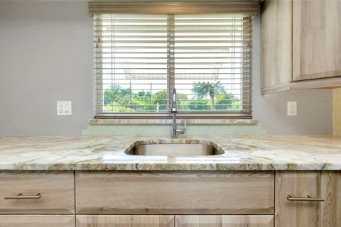 House in Port Charlotte, Florida 2 bedrooms, 140.28 sq.m. № 1802871 - photo 26