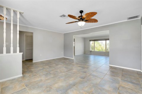 House in Port Charlotte, Florida 2 bedrooms, 140.28 sq.m. № 1802871 - photo 12
