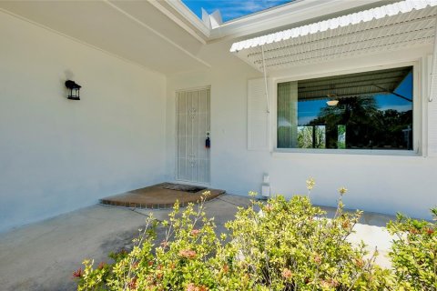 House in Port Charlotte, Florida 2 bedrooms, 140.28 sq.m. № 1802871 - photo 6