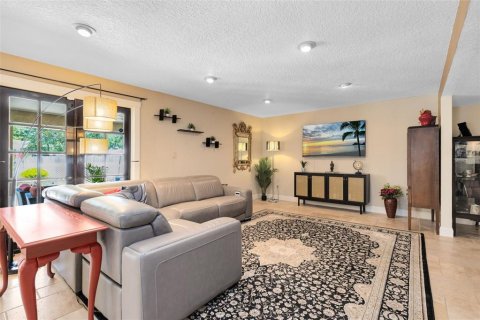 House in Orlando, Florida 4 bedrooms, 289.02 sq.m. № 1755465 - photo 16