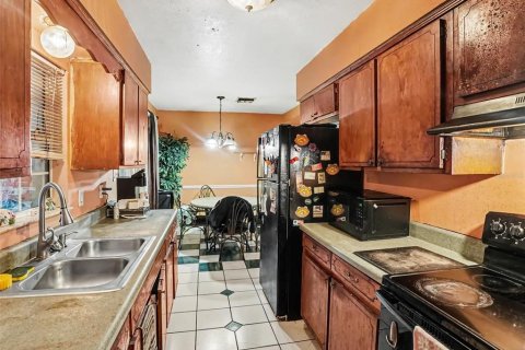 Villa ou maison à vendre à Orlando, Floride: 4 chambres, 104.79 m2 № 2411538 - photo 12