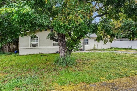 Villa ou maison à vendre à Orlando, Floride: 4 chambres, 104.79 m2 № 2411538 - photo 2