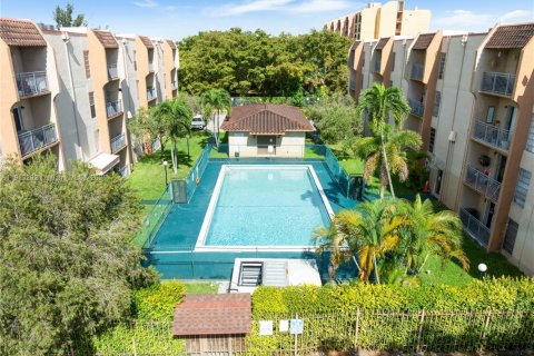 Condominio en alquiler en Miami, Florida, 2 dormitorios, 72.65 m2 № 1969410 - foto 25