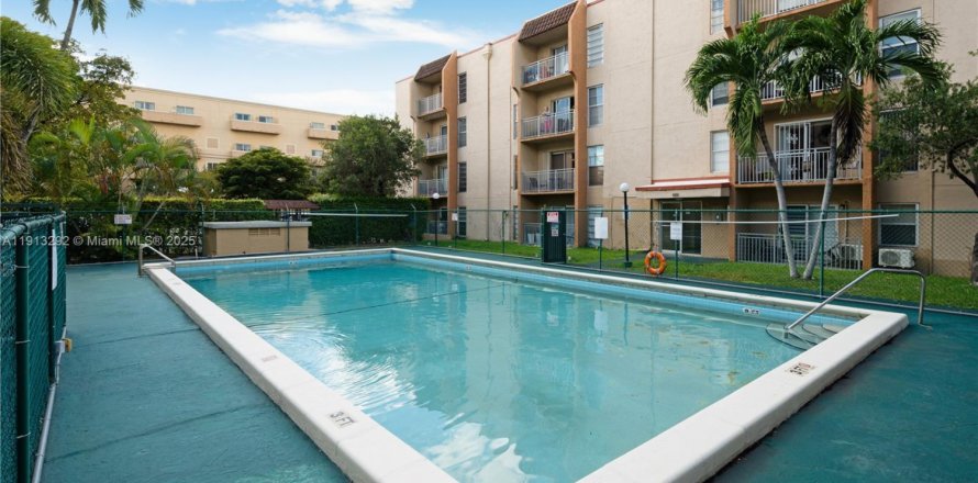 Condominio en Miami, Florida, 2 dormitorios № 1969410