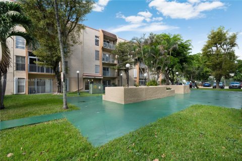 Condominio en alquiler en Miami, Florida, 2 dormitorios, 72.65 m2 № 1969410 - foto 20