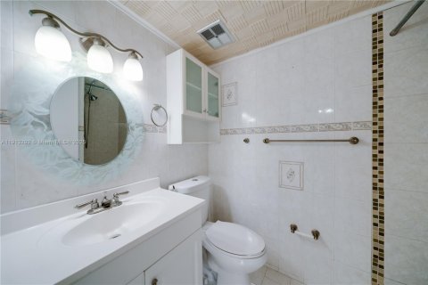 Condominio en alquiler en Miami, Florida, 2 dormitorios, 72.65 m2 № 1969410 - foto 13