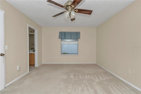 House in The Villages, Florida 2 bedrooms, 114.36 sq.m. № 1744555 - photo 14