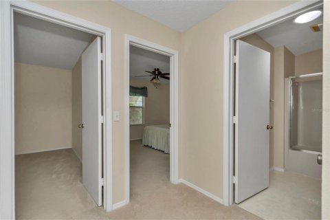 House in The Villages, Florida 2 bedrooms, 114.36 sq.m. № 1744555 - photo 18