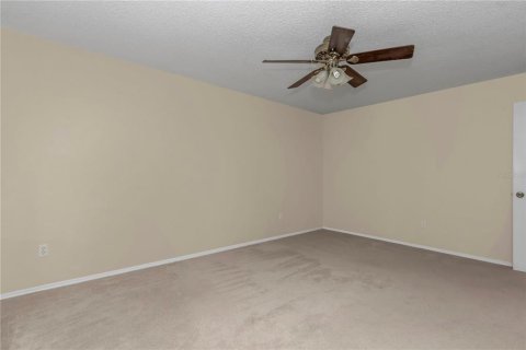 House in The Villages, Florida 2 bedrooms, 114.36 sq.m. № 1744555 - photo 15