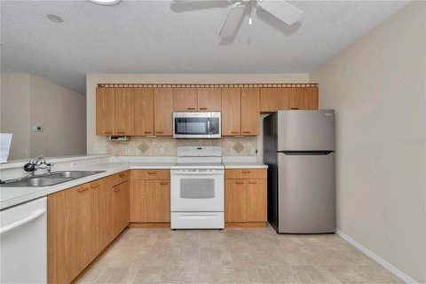 House in The Villages, Florida 2 bedrooms, 114.36 sq.m. № 1744555 - photo 9