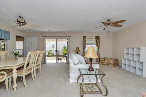 House in The Villages, Florida 2 bedrooms, 114.36 sq.m. № 1744555 - photo 12