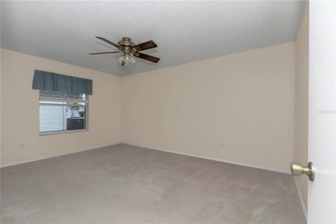 House in The Villages, Florida 2 bedrooms, 114.36 sq.m. № 1744555 - photo 13