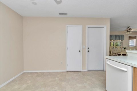 House in The Villages, Florida 2 bedrooms, 114.36 sq.m. № 1744555 - photo 11