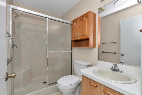 House in The Villages, Florida 2 bedrooms, 114.36 sq.m. № 1744555 - photo 17